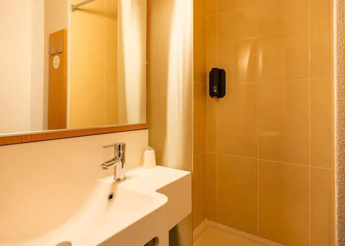 Готель Centre Alpexpo 2*