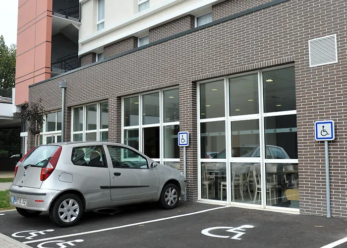 Centre Alpexpo Готель