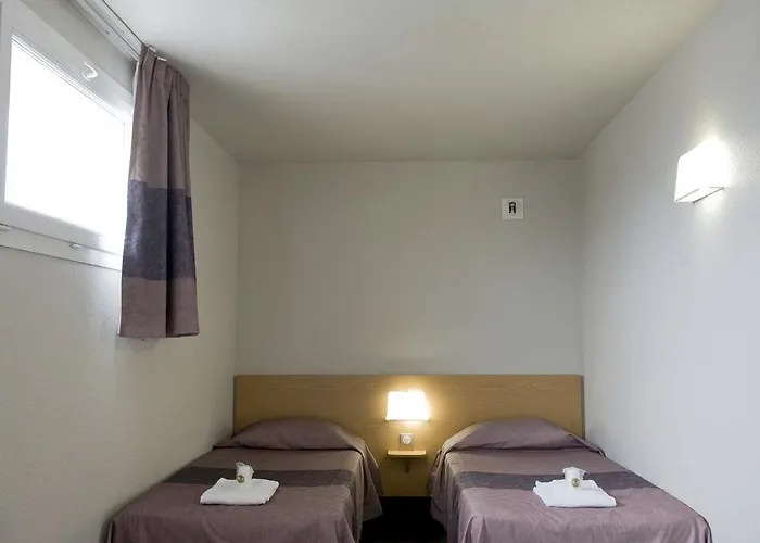 Готель Centre Alpexpo 2*