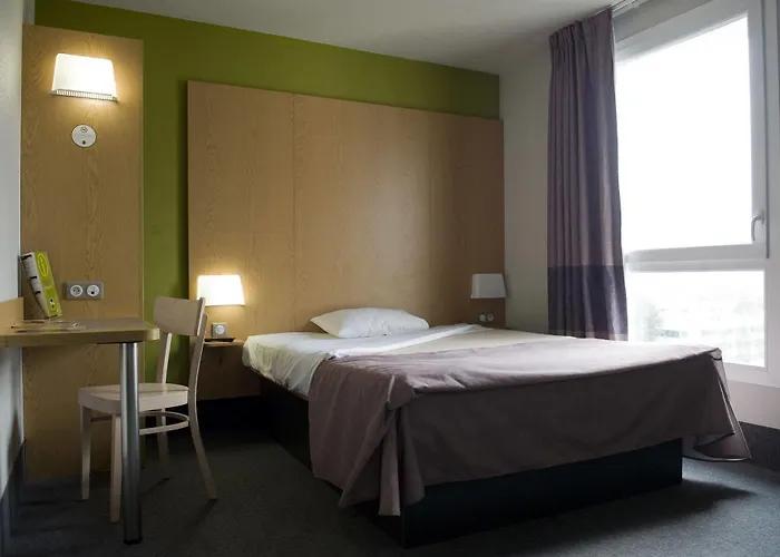 Готель Centre Alpexpo Гренобль