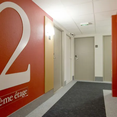 Centre Alpexpo فندق 2*